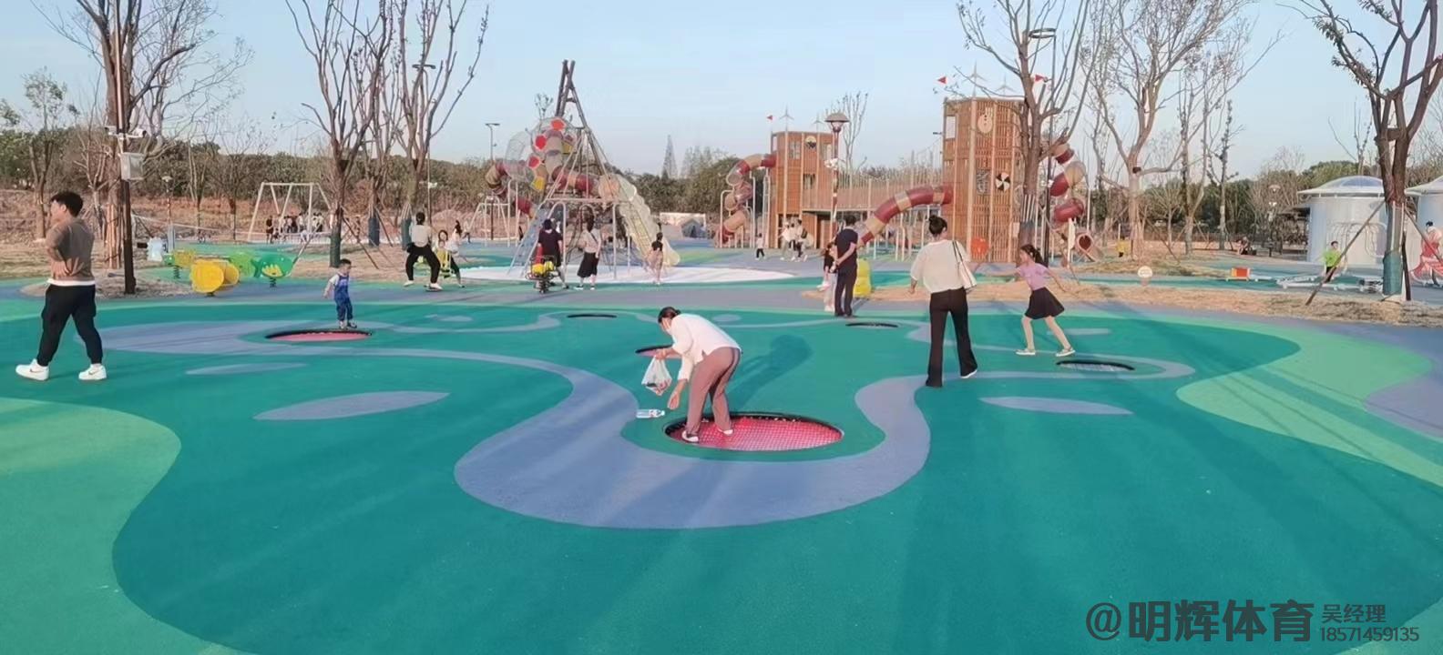 聂荣公园跑道是用什么材料做成的